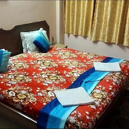Hotel Bluewheel บูบันเนสชวาร์ ภายนอก รูปภาพ