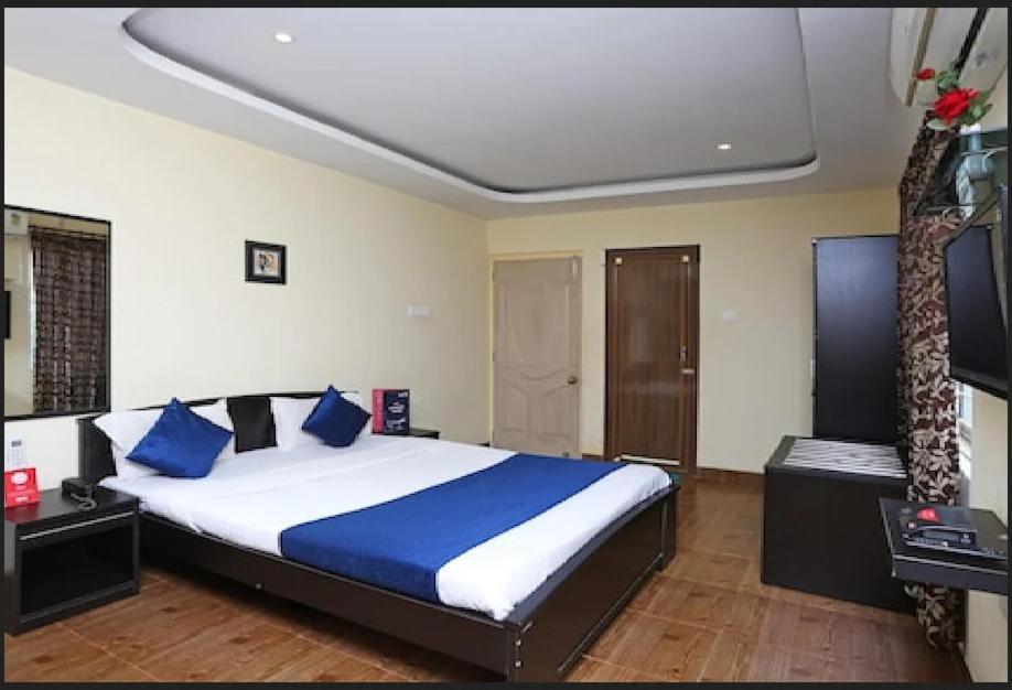 Hotel Bluewheel บูบันเนสชวาร์ ภายนอก รูปภาพ