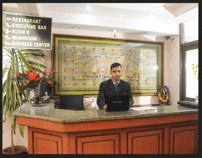 Hotel Bluewheel บูบันเนสชวาร์ ภายนอก รูปภาพ